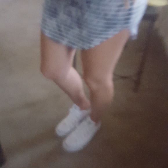 Ladies/Men's Sneakers - Picture 4 of 4